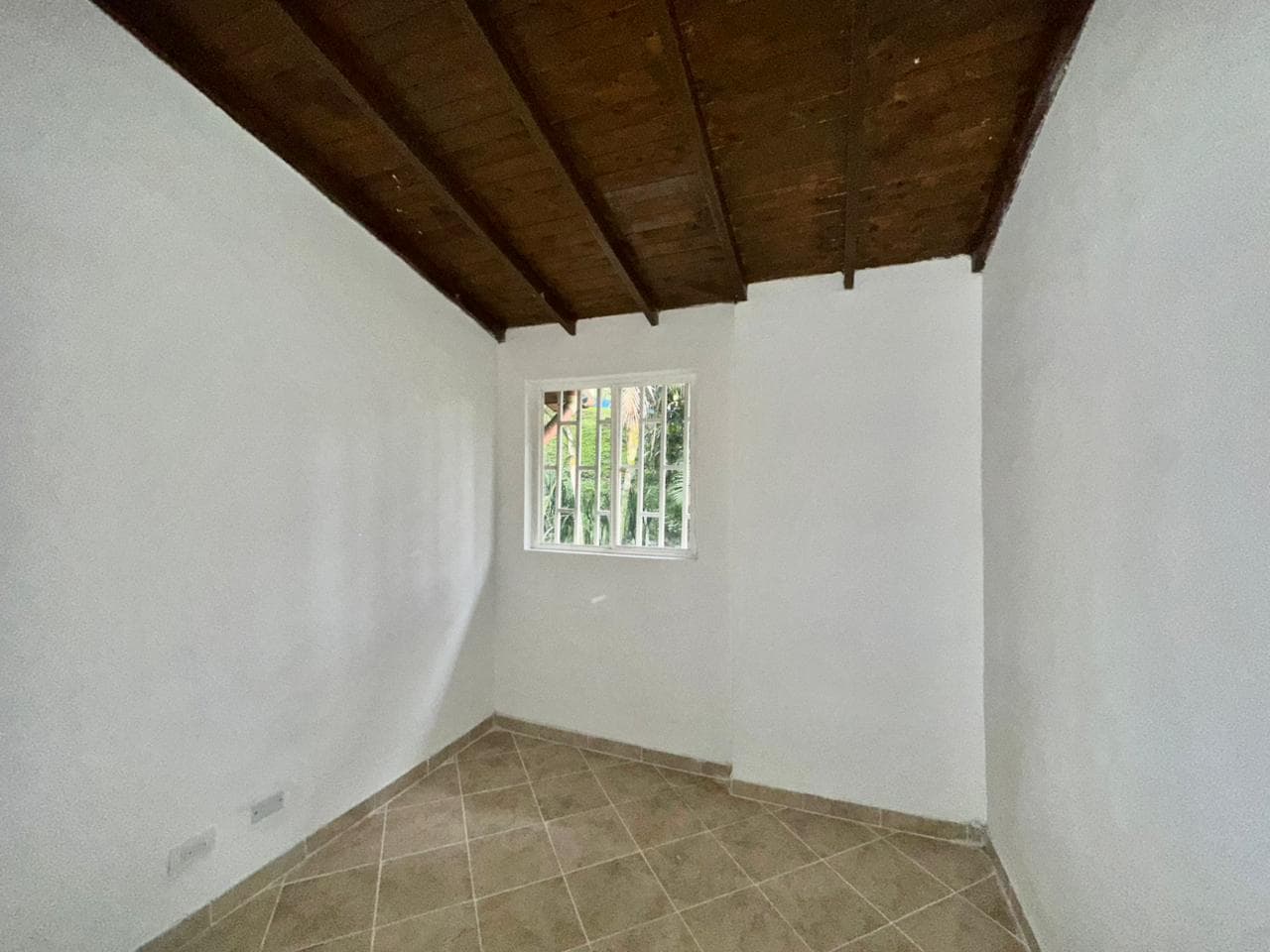 House for Sale, Robledo Area - Santa María de Robledo Neighborhood