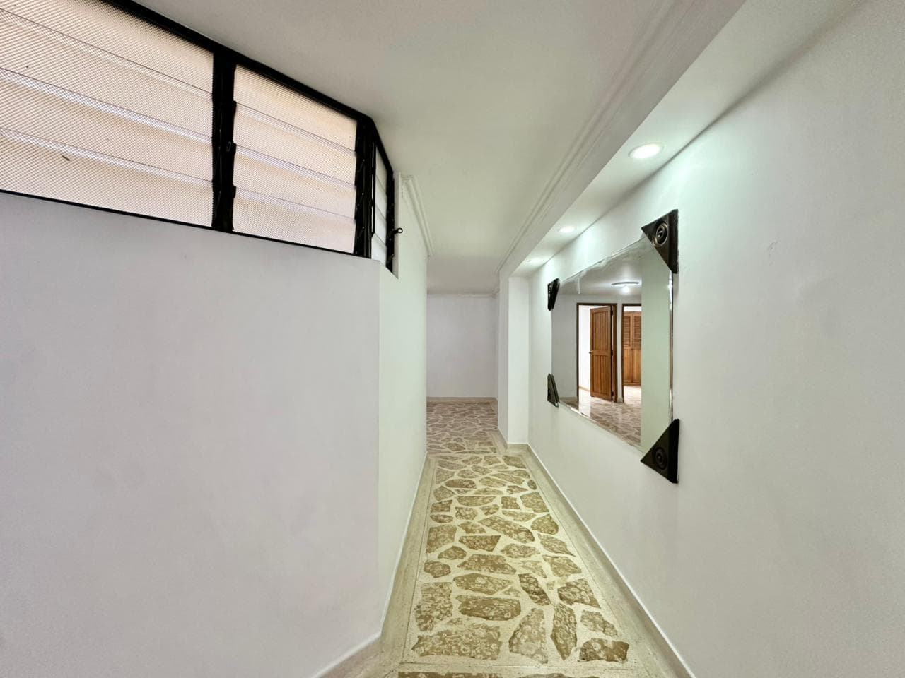 Apartment for Rent, Conquistadores Neighborhood - Lombard Building