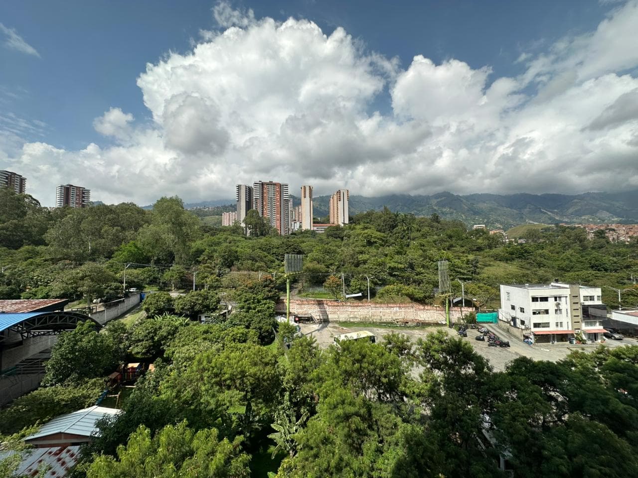 Apartment for rent, Fabricato neighborhood—beautiful, Mediterranean-style complex