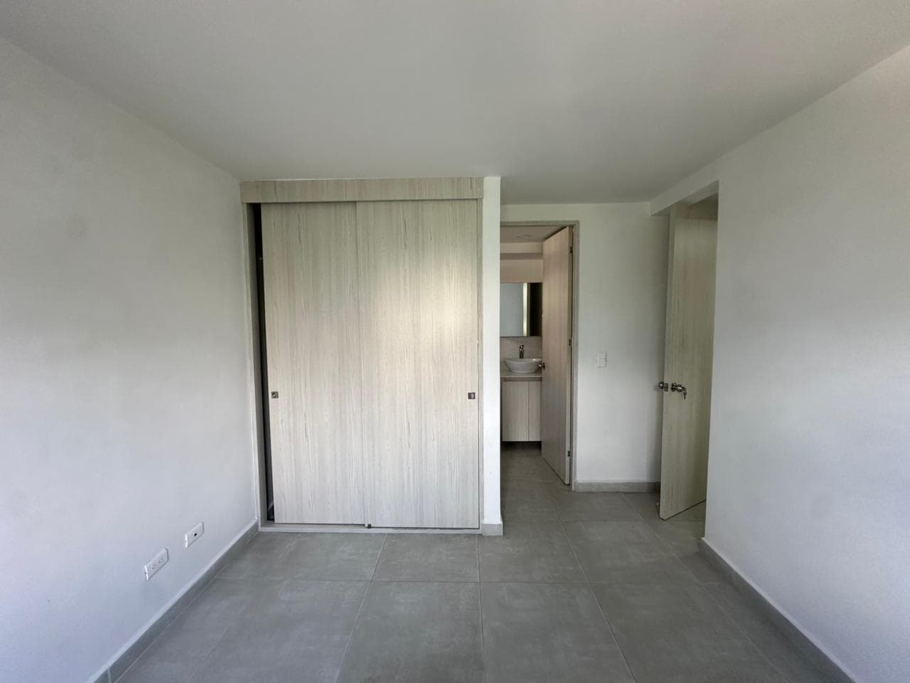 Apartment for rent, Fabricato neighborhood—beautiful, Mediterranean-style complex