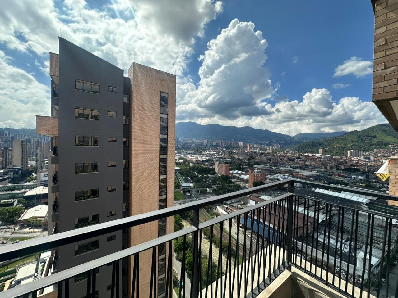 APARTMENT FOR RENT, LAS VEGAS - ENVIGADO AREA, CIVITA COMPLEX