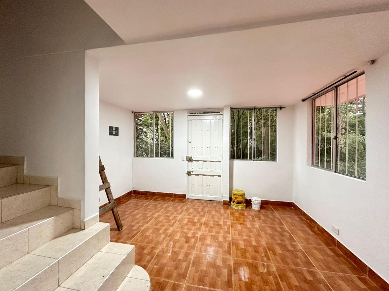 HOUSE FOR SALE, SANTA ANA - BELLO AREA, PALMAR DE SERRAMONTE OPEN-CONCEPT COMPLEX