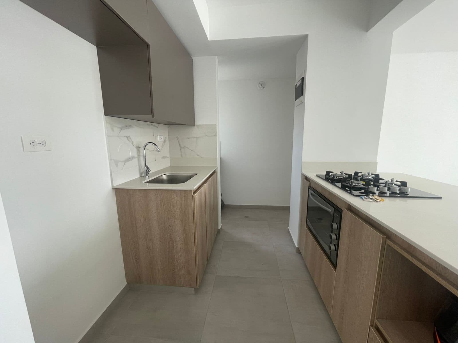APARTMENT FOR RENT, SANTA ANA - BELLO AREA, FLOR APARTAMENTOS COMPLEX