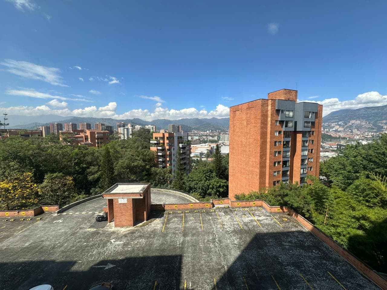 APARTMENT FOR RENT, SAN JULIAN - POBLADO AREA, CALIFORNIA COMPLEX