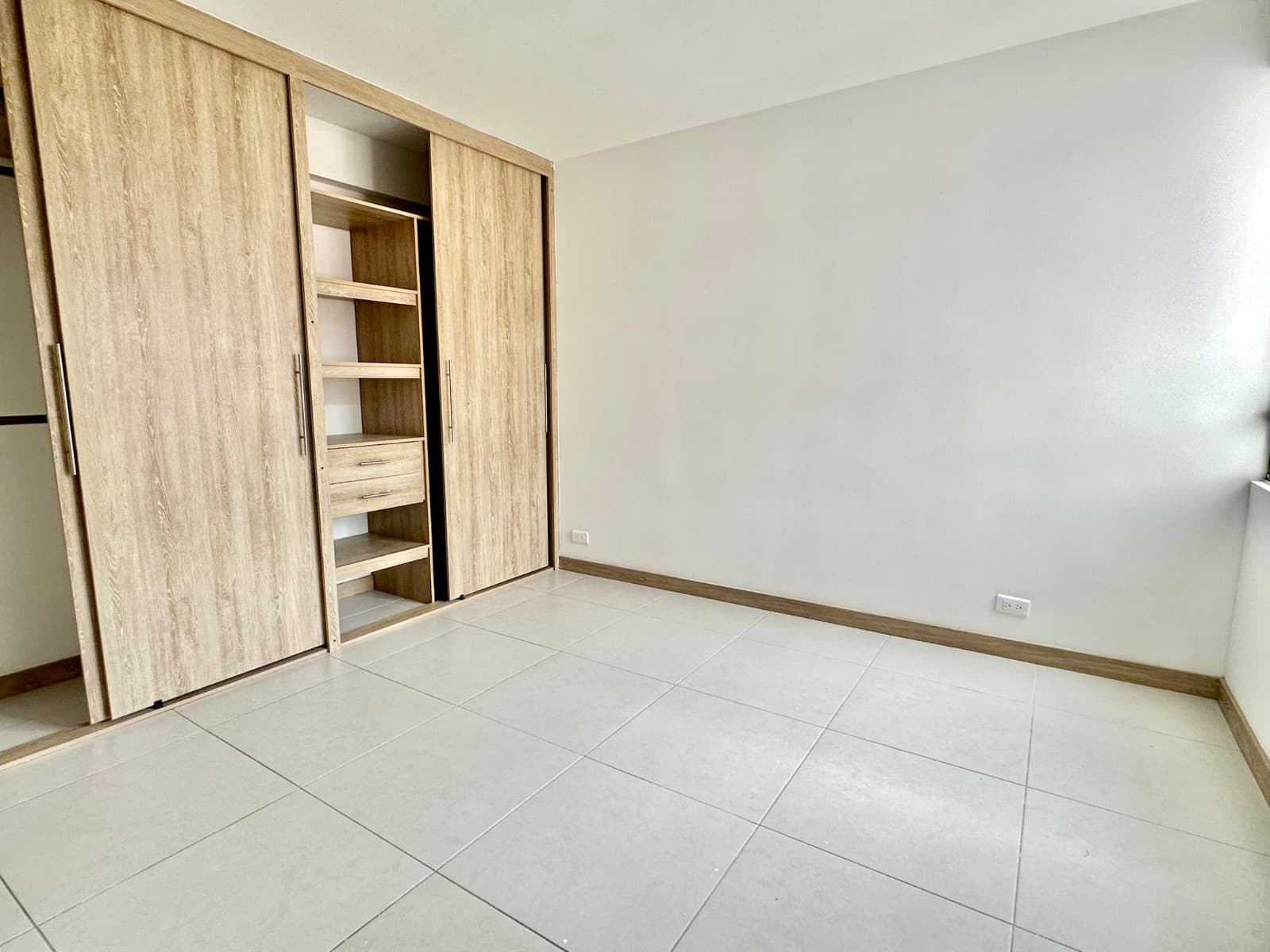 APARTMENT FOR SALE, SANTA ANA AREA - BELLO, FLOR APARTMENTS COMPLEX