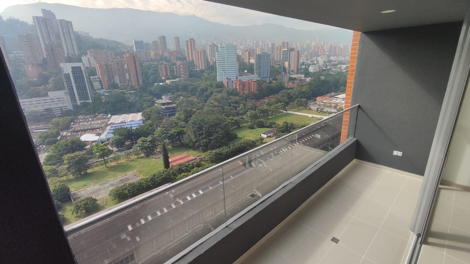 APARTMENT FOR RENT, CIUDAD DEL RIO - POBALADO AREA, BOSQUE DEL RIO COMPLEX