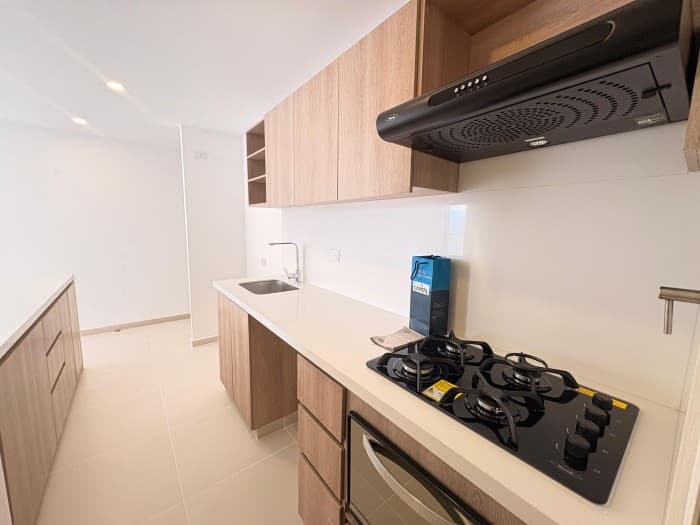APARTMENT FOR RENT IN THE CIUDAD DEL RIO - POBLADO AREA, BOSQUE DEL RIO COMPLEX