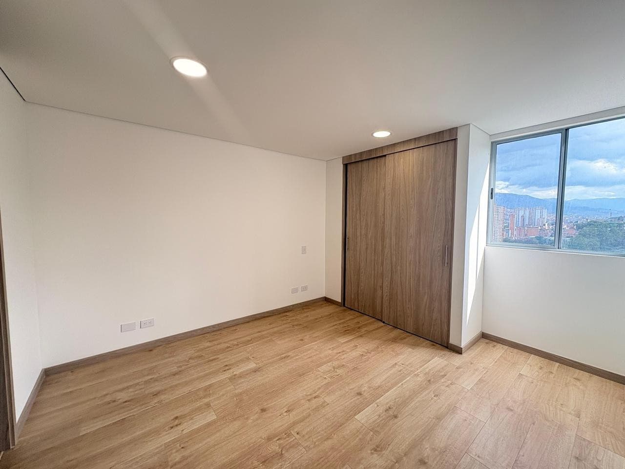 APARTMENT FOR RENT, SANTA ANA - BELLO AREA, DISTRITO PLAZA COMPLEX