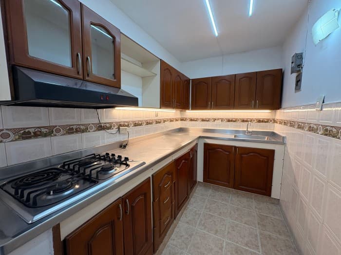 FIRST-FLOOR HOUSE FOR RENT, SANTA MONICA - LA AMERICA AREA