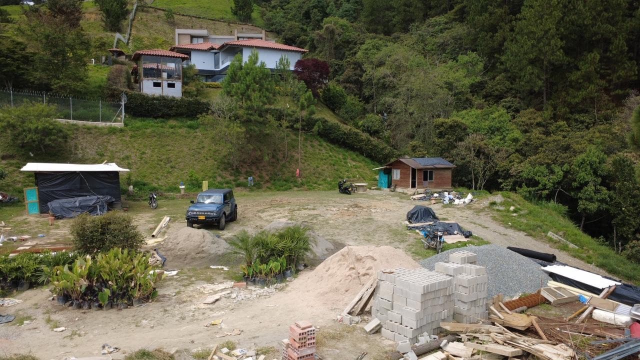 LOT FOR SALE IN THE NORTH AMERICA AREA - BELLO