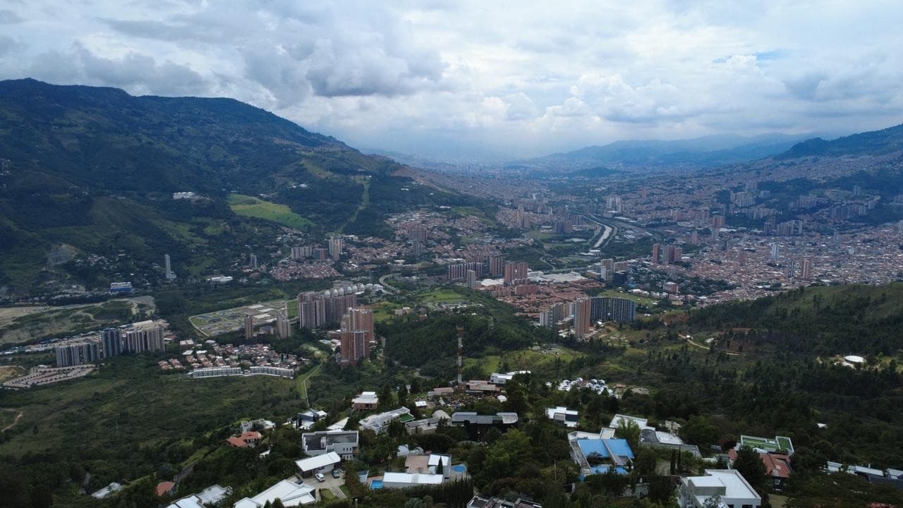 LOT FOR SALE IN THE NORTH AMERICA AREA - BELLO