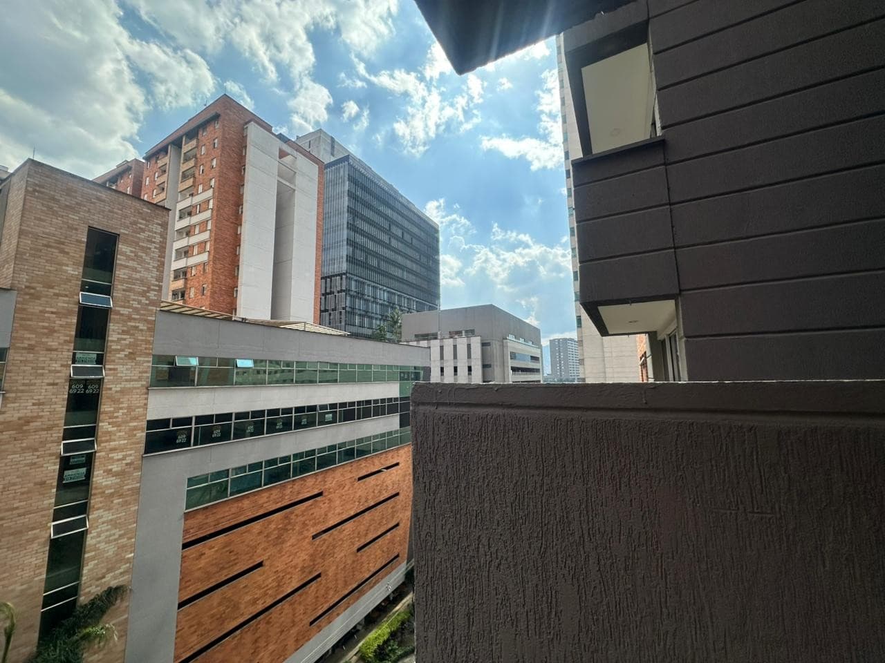 Apartment for Rent in the Ciudad del Río - Poblado Area, Plaza del Río Complex