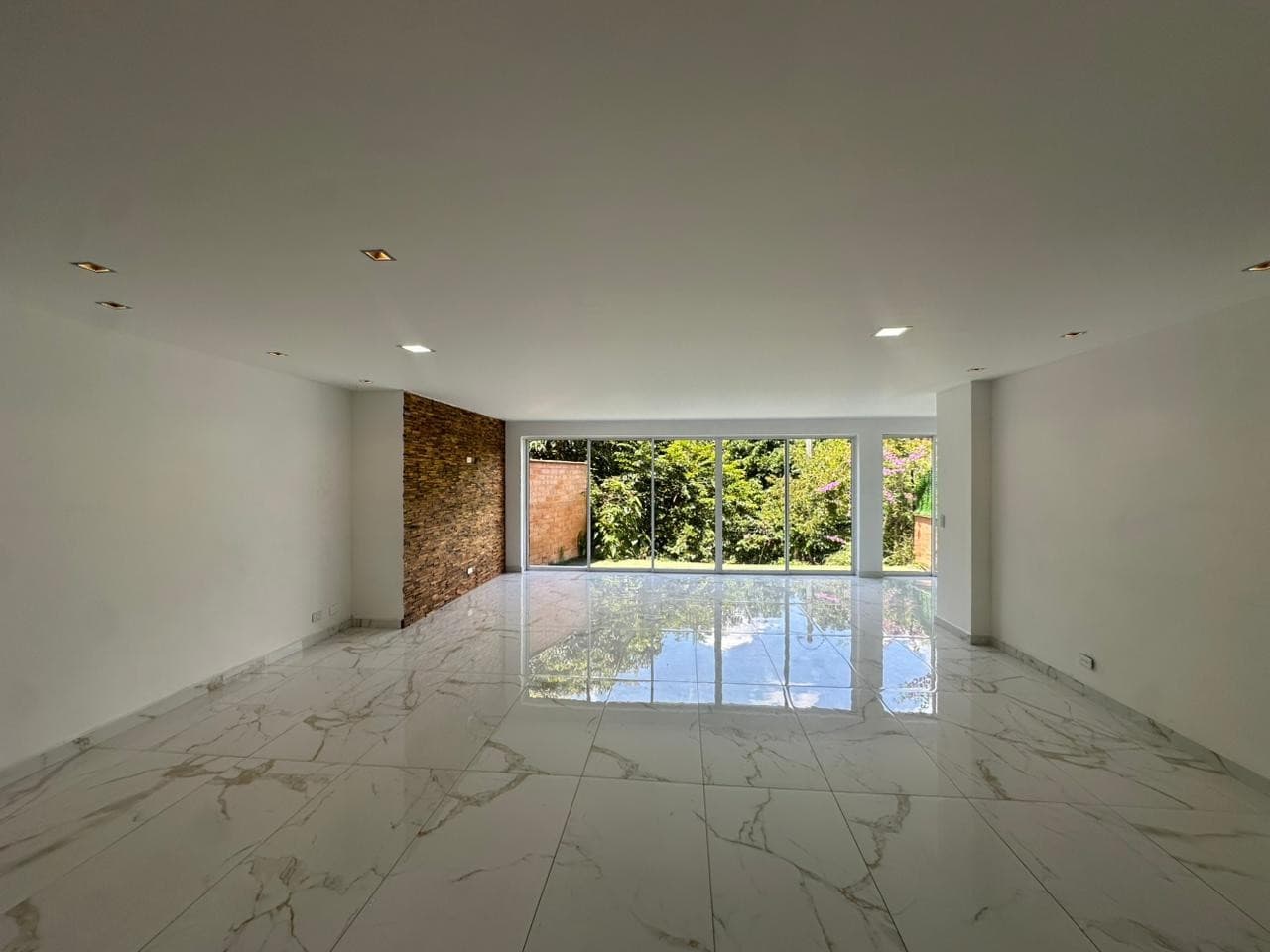 Duplex House for Rent, Las Brujas Neighborhood - Envigado, Gated Community