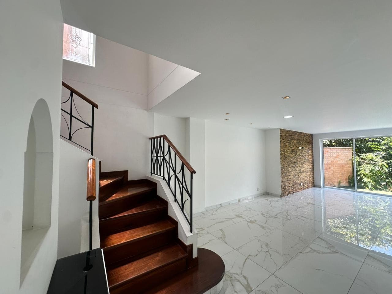 Duplex House for Rent, Las Brujas Neighborhood - Envigado, Gated Community