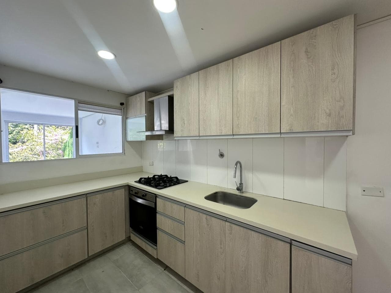 Duplex House for Rent, Las Brujas Neighborhood - Envigado, Gated Community