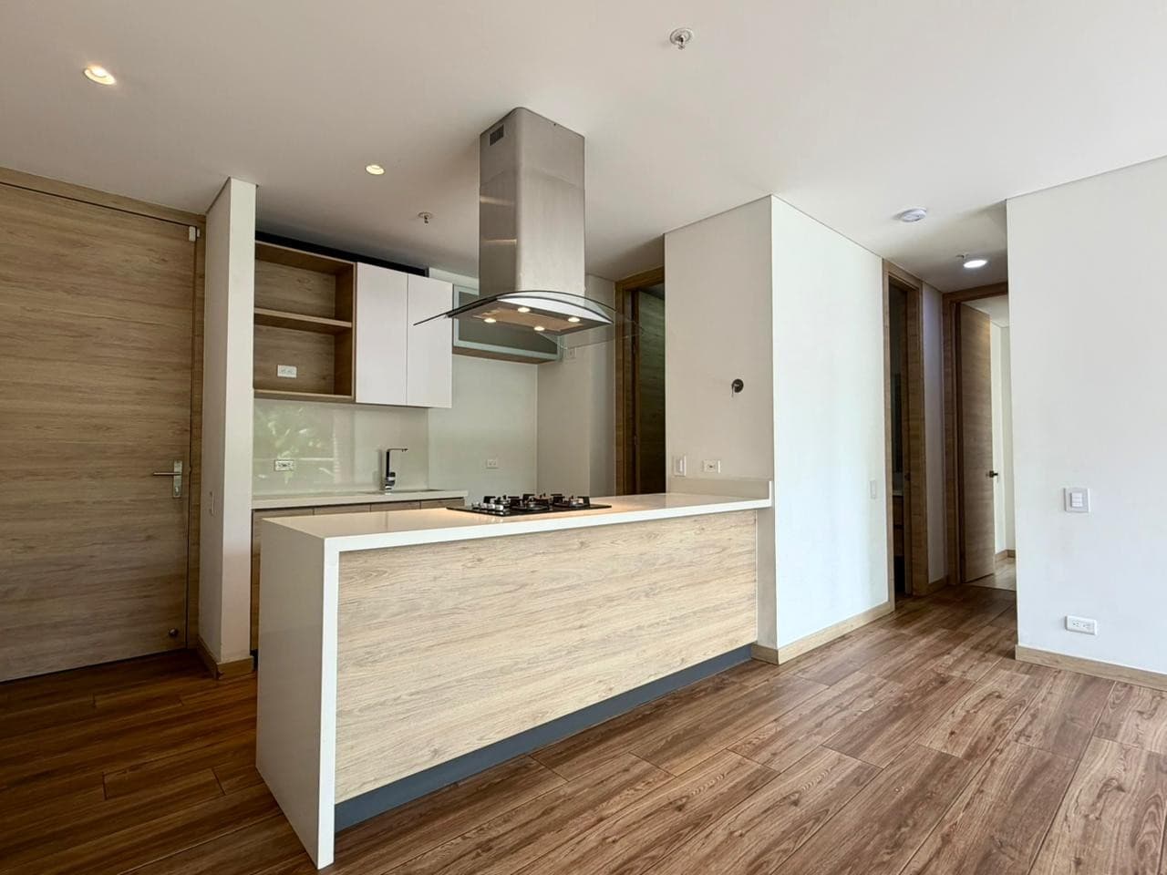Apartment for Rent, Loma Del Escobero Area - Envigado, San Francisco Hills Complex