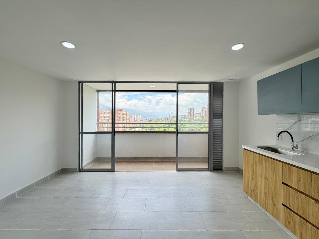 Apartment for Rent in the Fabricato Neighborhood, Bello - Distrito Plaza Complex
