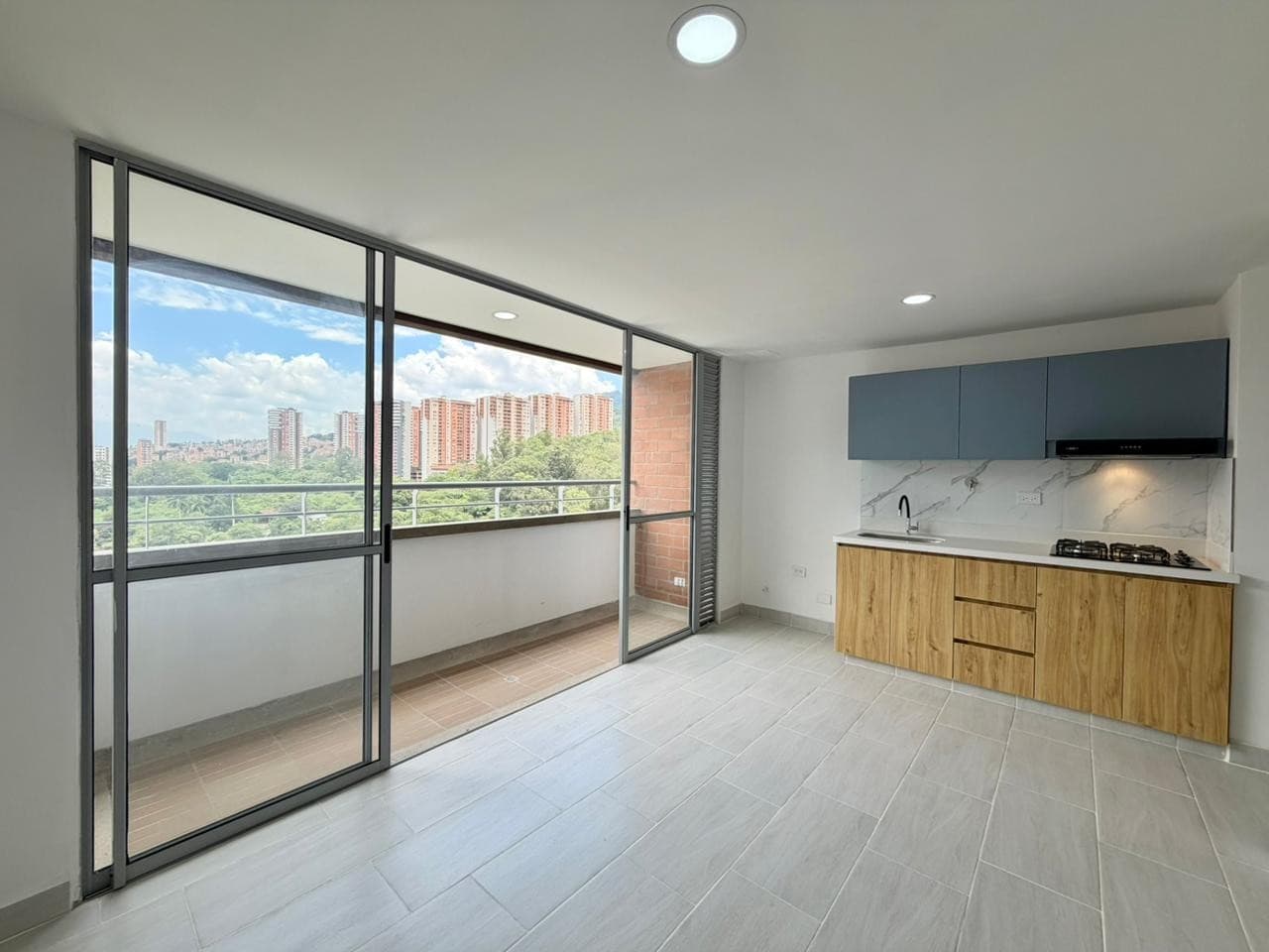 Apartment for Rent in the Fabricato Neighborhood, Bello - Distrito Plaza Complex