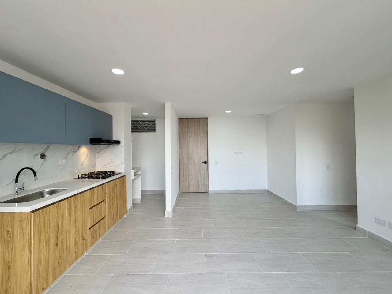 Apartment for Rent in the Fabricato Neighborhood, Bello - Distrito Plaza Complex