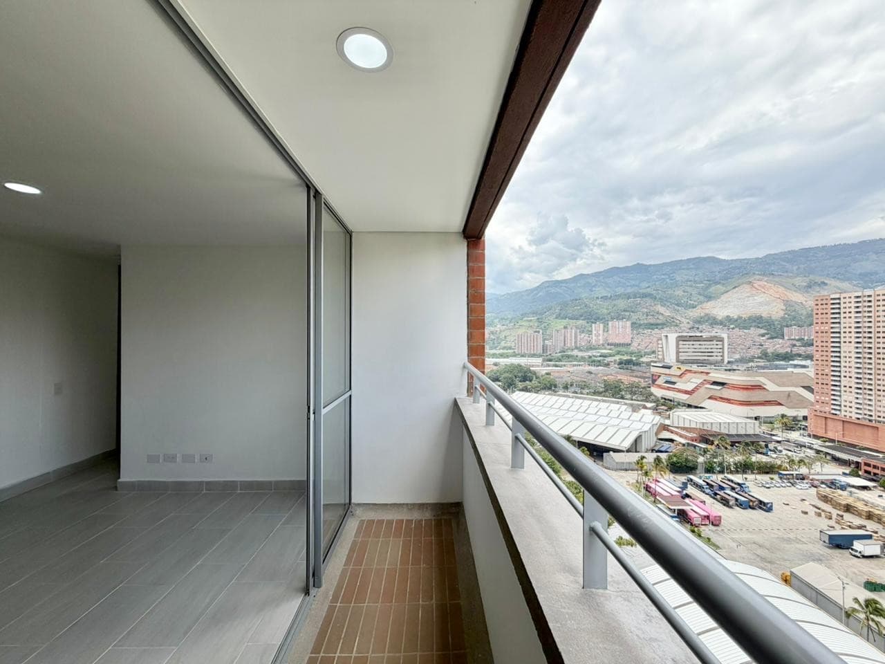 Apartment for Rent in the Fabricato Neighborhood, Bello - Distrito Plaza Complex