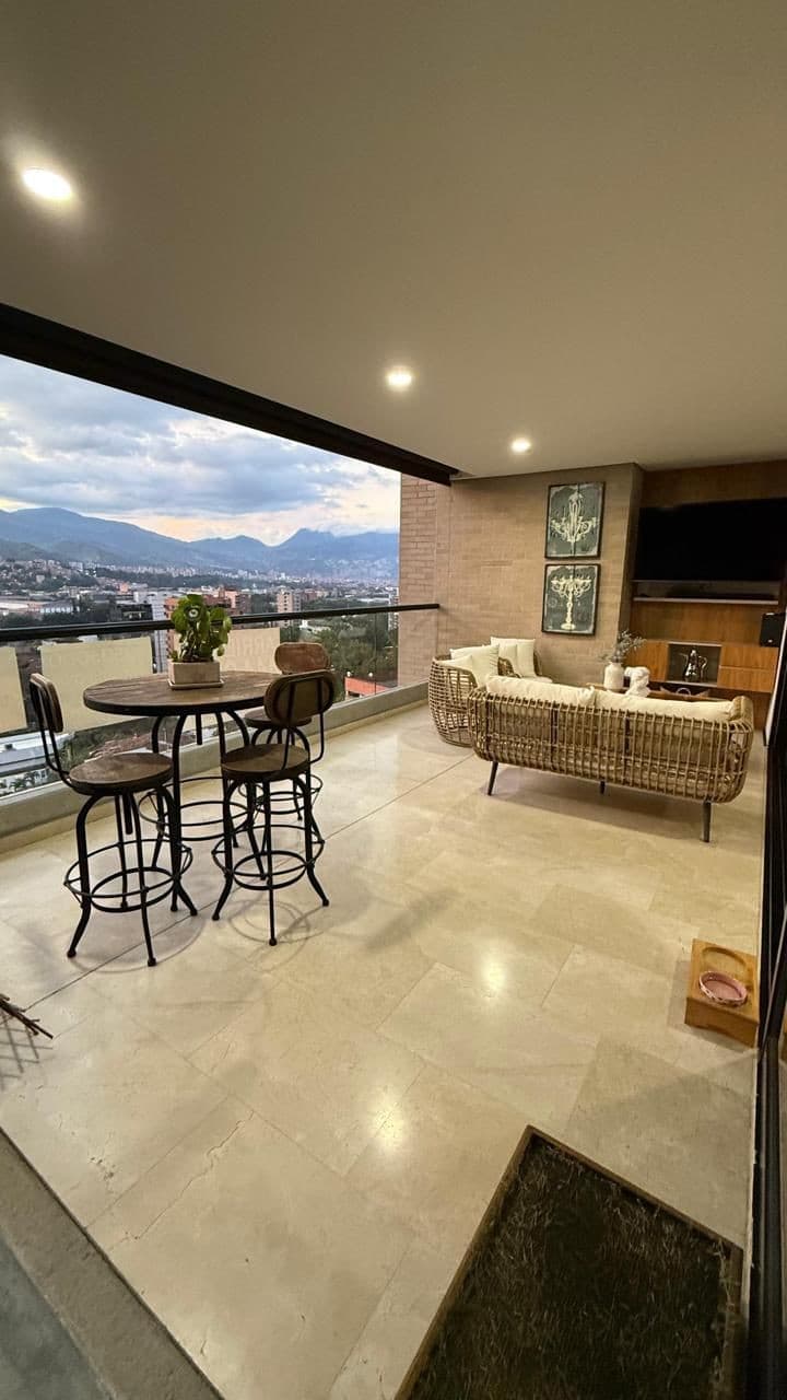 Furnished Apartment for Rent, Santa Maria de los Angeles - Poblado Neighborhood, Montreal Complex