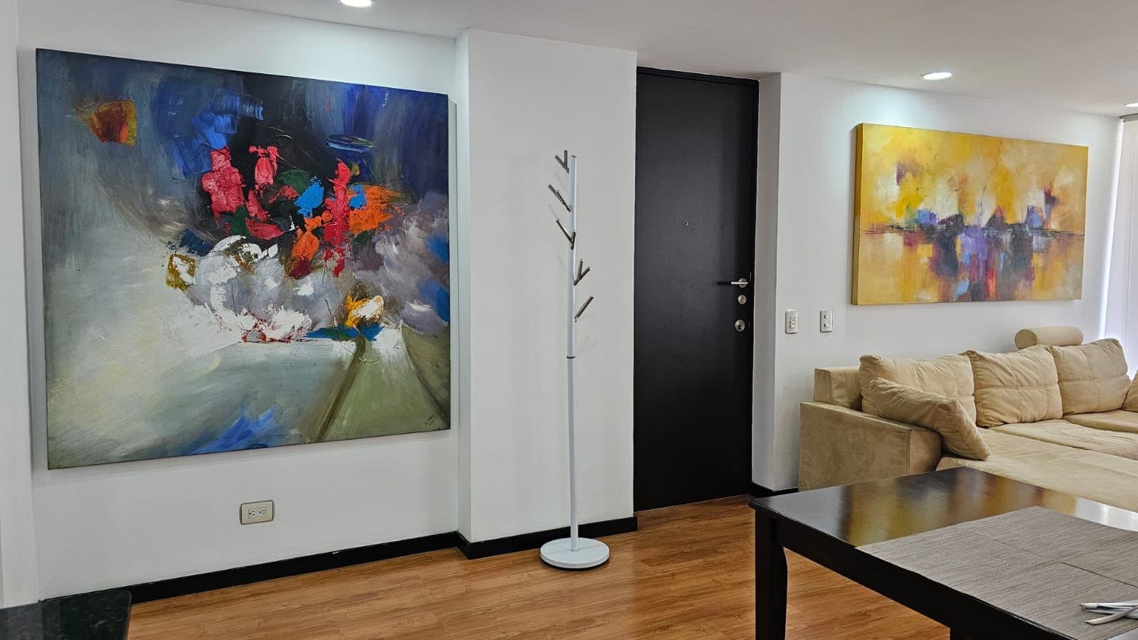 Furnished Apartment for Rent in the Ciudad del Río - El Poblado Area, Plaza del Río Complex