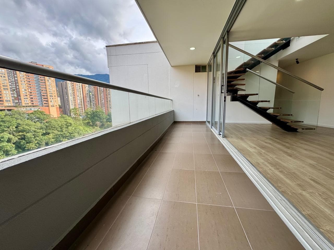 Duplex Penthouse for Rent, Loma de las Brujas Neighborhood - Envigado, Entrepinos Complex