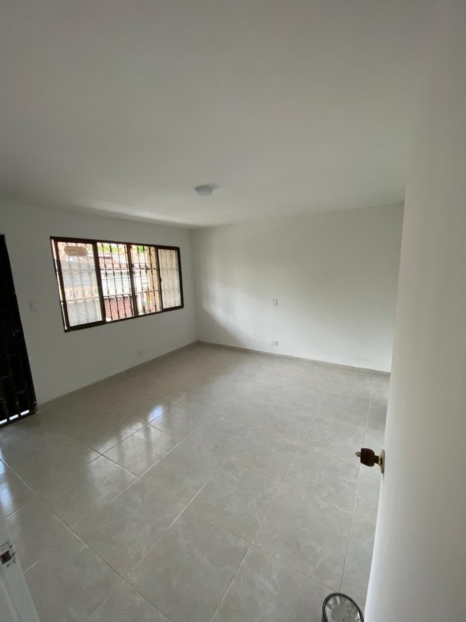 Commercial Property for Rent - Av. 80 Area
