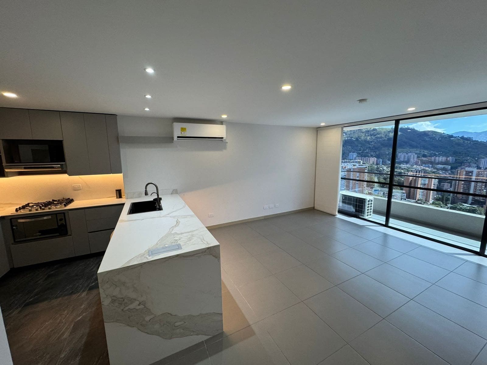 Apartment for Rent, Loma Del Escobero Area - Envigado, Biocity Complex