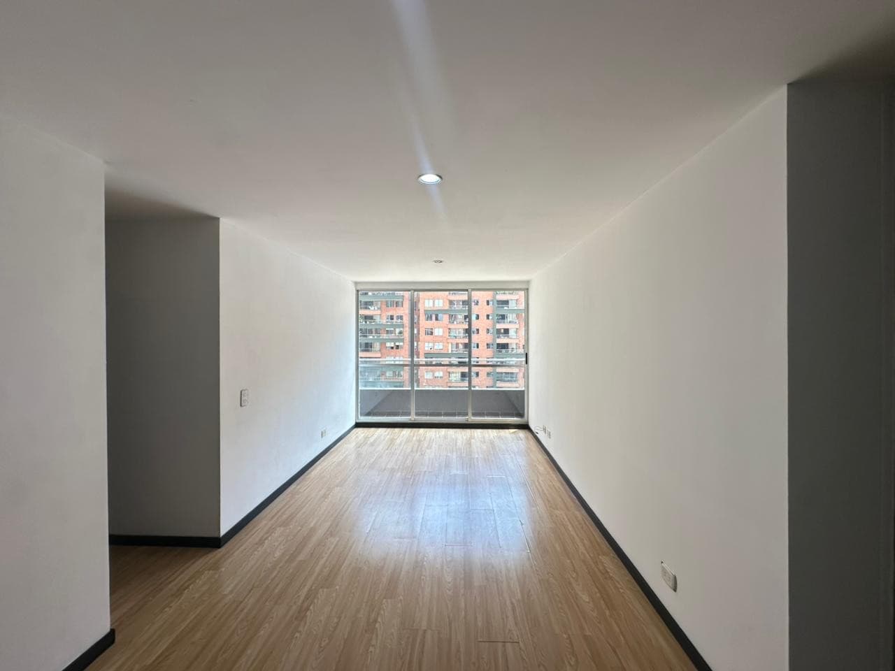Apartment for Rent, Ciudad del Río - Poblado Area, Plaza del Río Complex