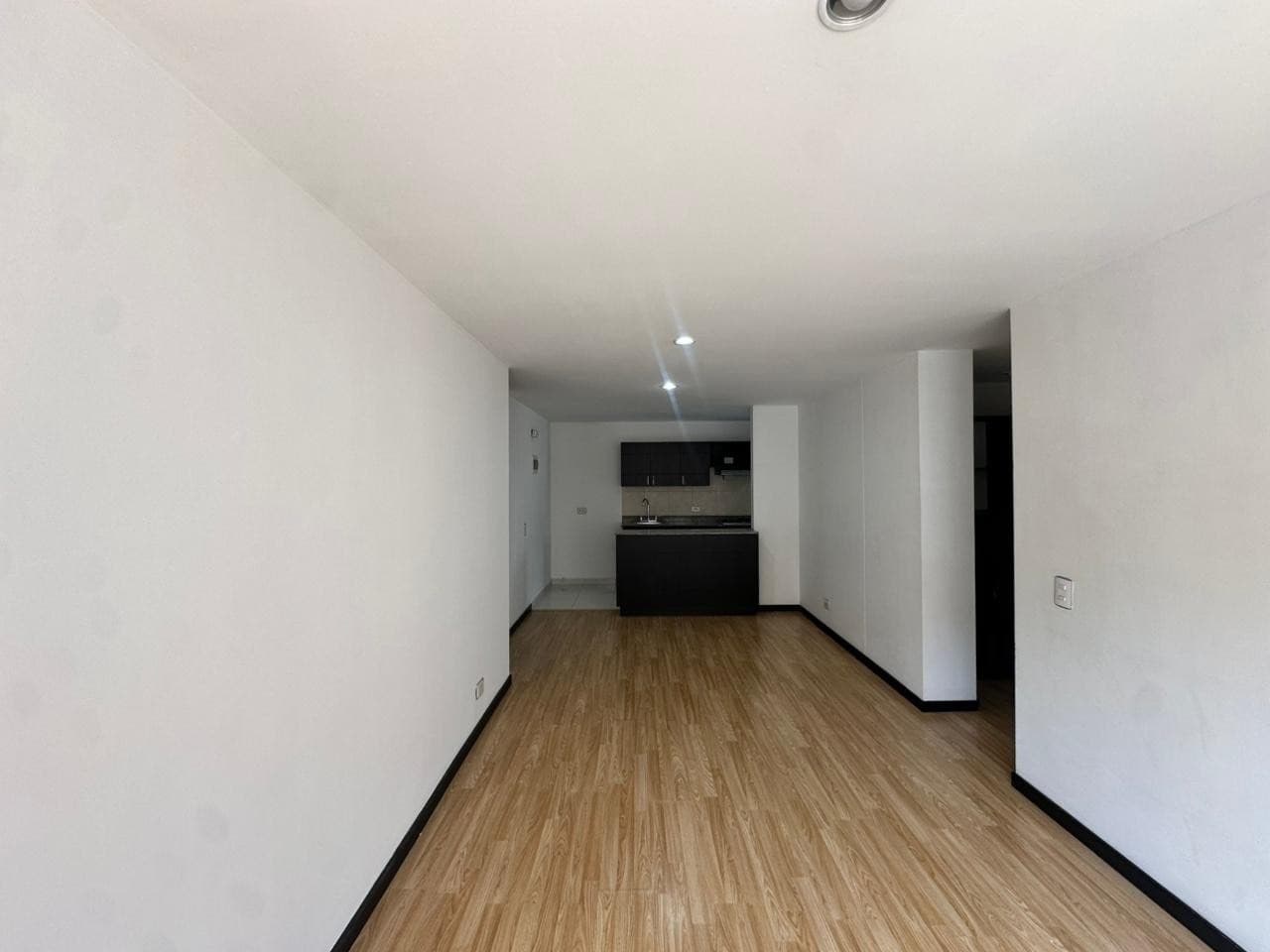 Apartment for Rent, Ciudad del Río - Poblado Area, Plaza del Río Complex