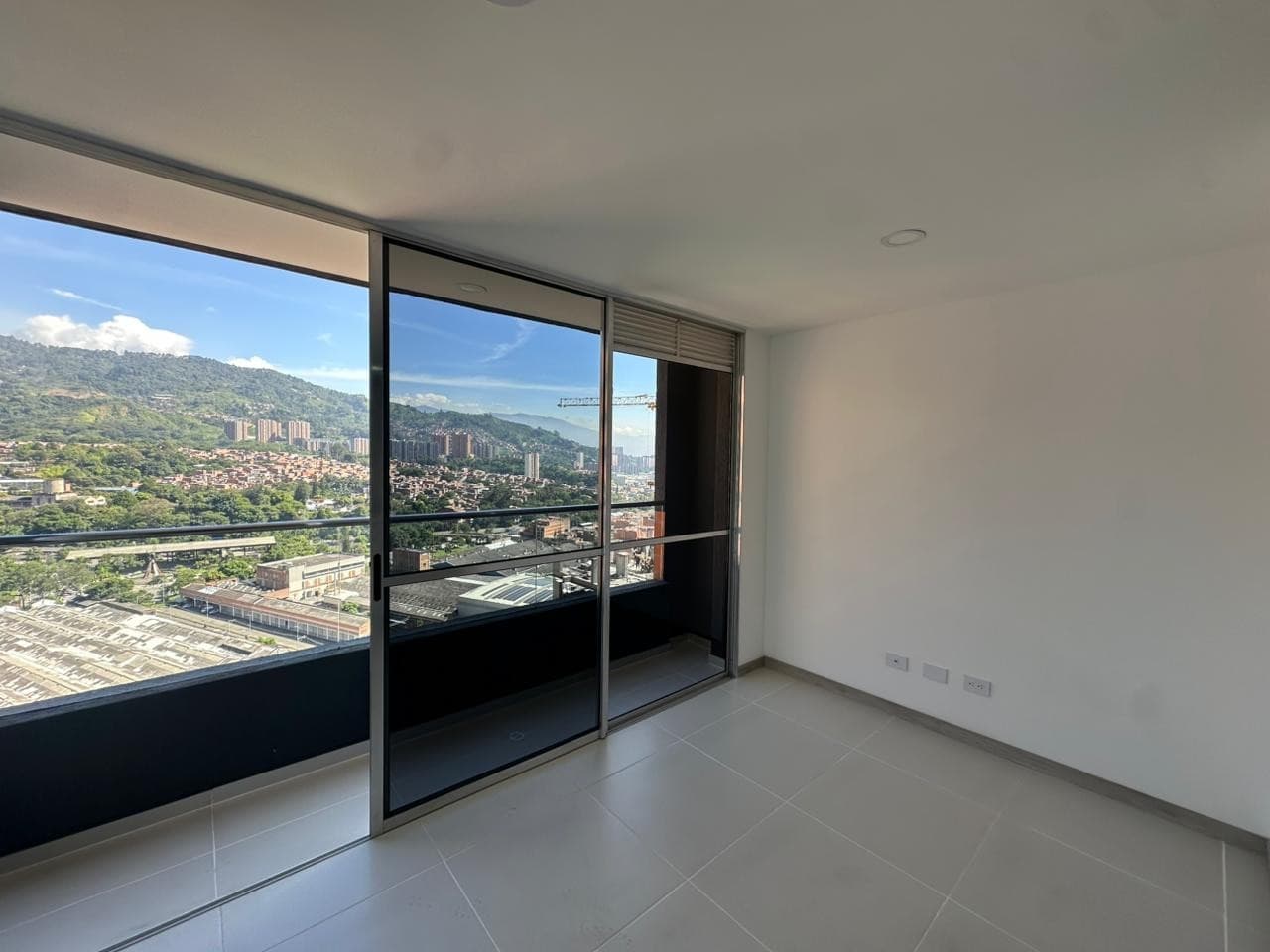 Apartment for Rent, Itagüí Area - Ciudad Coltejer Complex