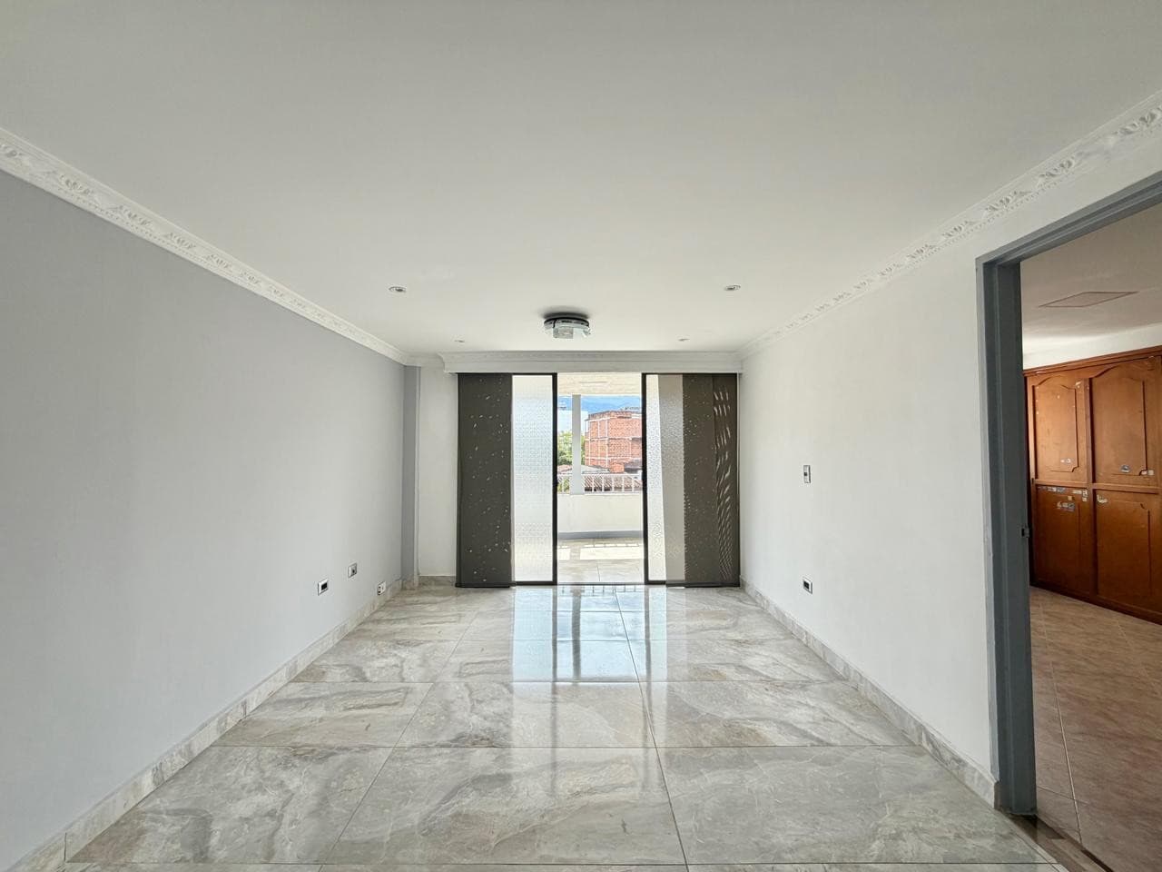 House and Studio Apartment for Sale, Campo Amor Area - Guayabal.