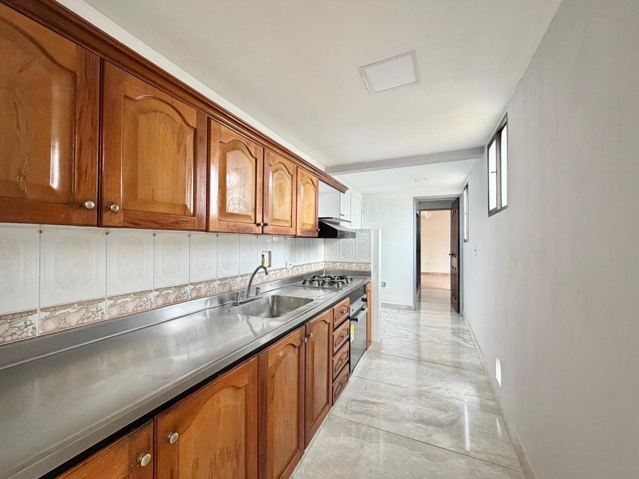 House and Studio Apartment for Sale, Campo Amor Area - Guayabal.