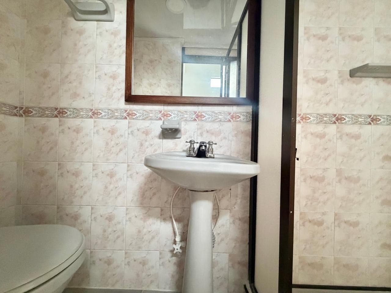 House and Studio Apartment for Sale, Campo Amor Area - Guayabal.