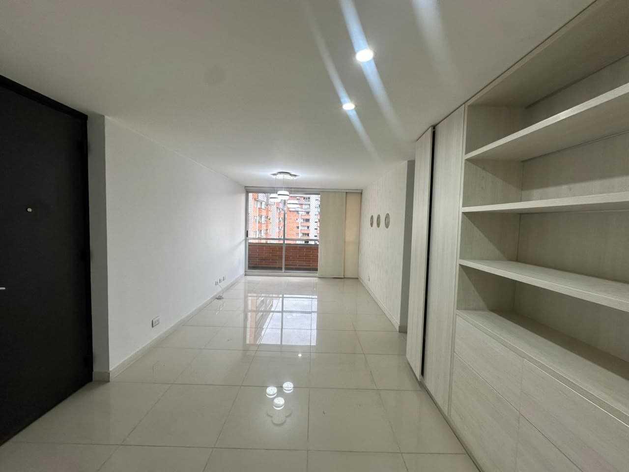 Apartment for Rent, Ciudad del Río - Poblado Area, Plaza del Río Complex