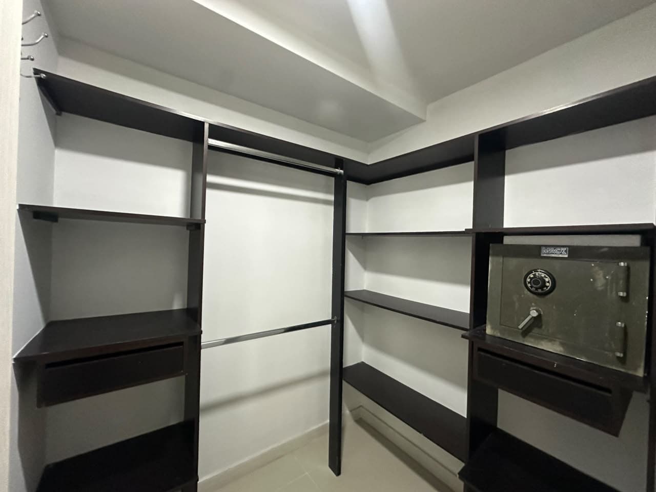 Apartment for Rent, Ciudad del Río - Poblado Area, Plaza del Río Complex