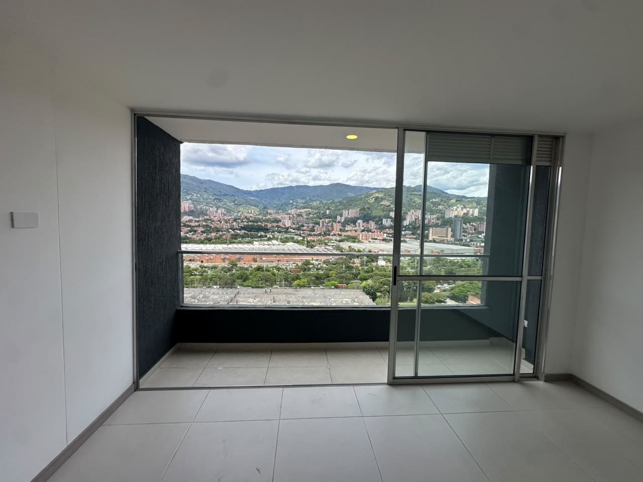 Apartment for Rent, Itagüí Area - Ciudad Coltejer Complex