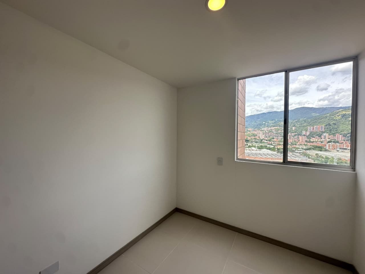 Apartment for Rent, Itagüí Area - Ciudad Coltejer Complex