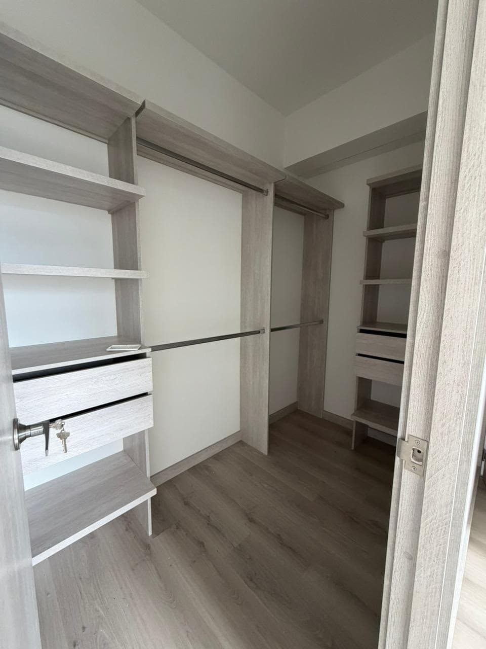 Apartment for Rent, Ciudad del Río - El Poblado Area, Ferrara del Río Complex