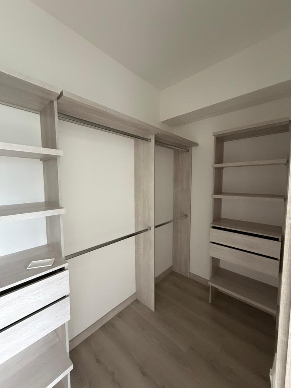 Apartment for Rent, Ciudad del Río - El Poblado Area, Ferrara del Río Complex