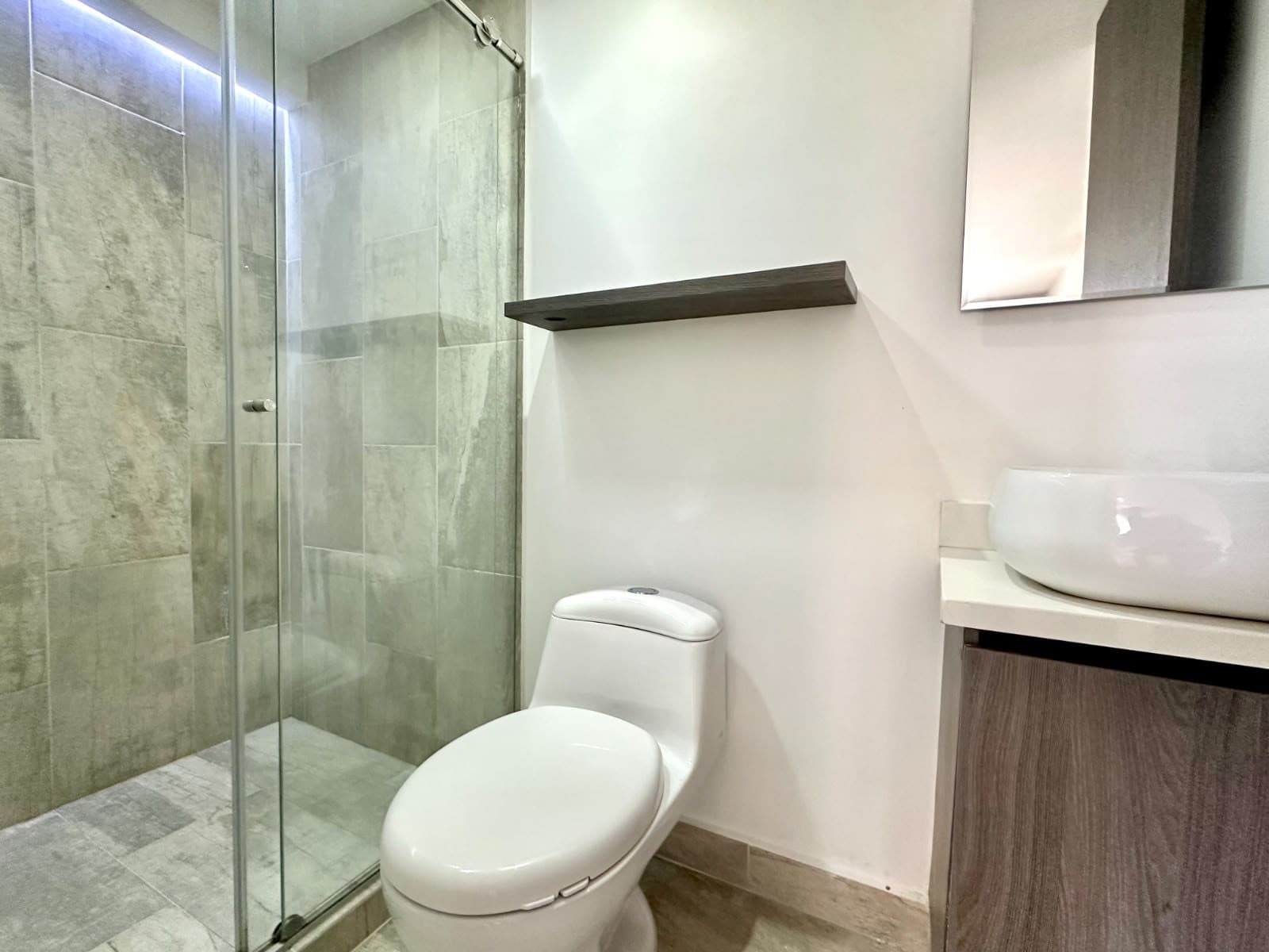 Apartment for Rent, Fabricato - Bello Area, Mediterranea Complex