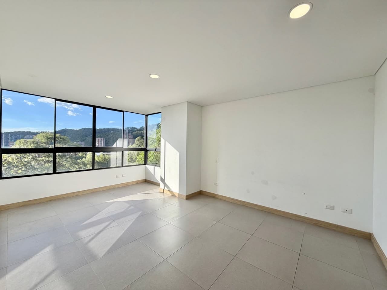 Apartment for Rent, El Tesoro - El Poblado Area, Fuente Labrada Complex