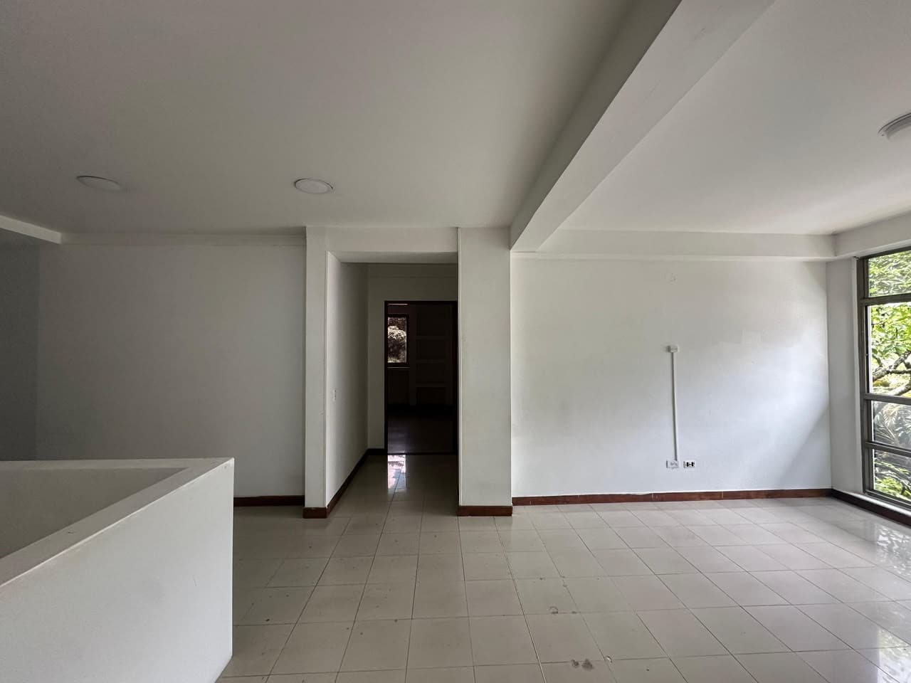 Local - Office for Rent, Santa Maria De Los Angeles Area - Poblado
