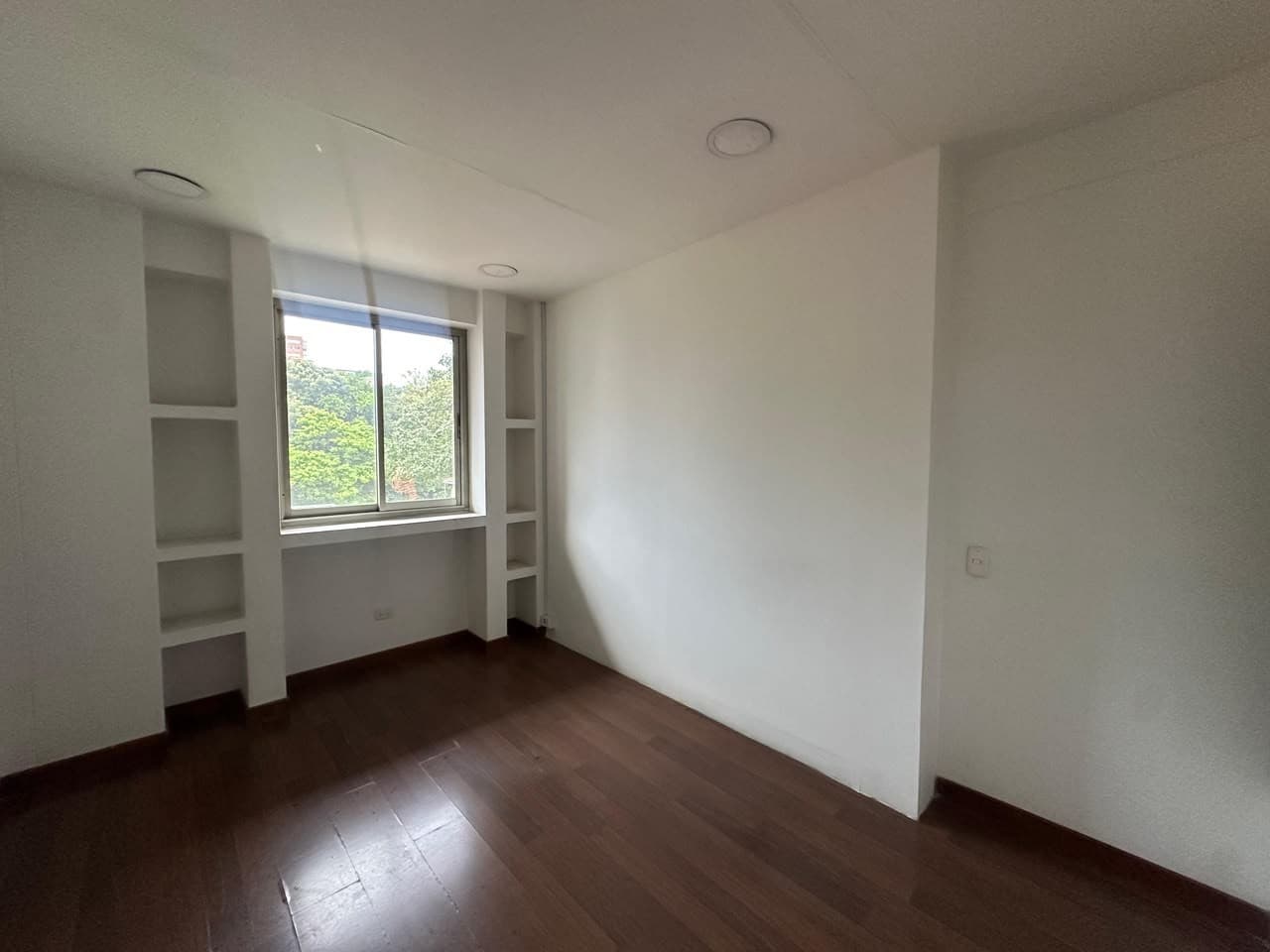 Local - Office for Rent, Santa Maria De Los Angeles Area - Poblado
