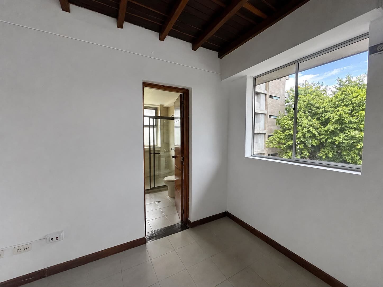 Local - Office for Rent, Santa Maria De Los Angeles Area - Poblado