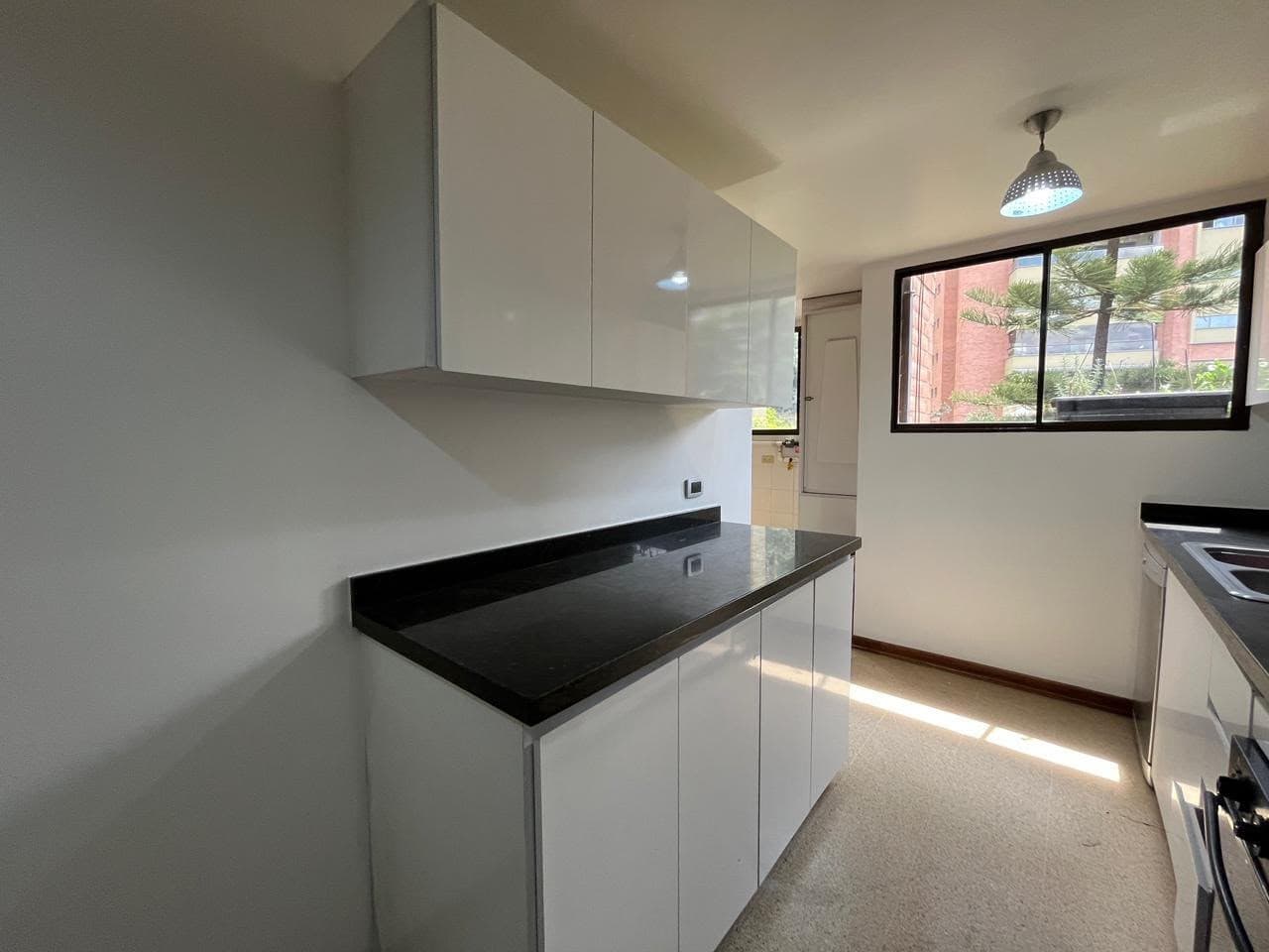 Apartment for Rent, La Inferior - El Poblado Neighborhood, Prados De La Concha Complex