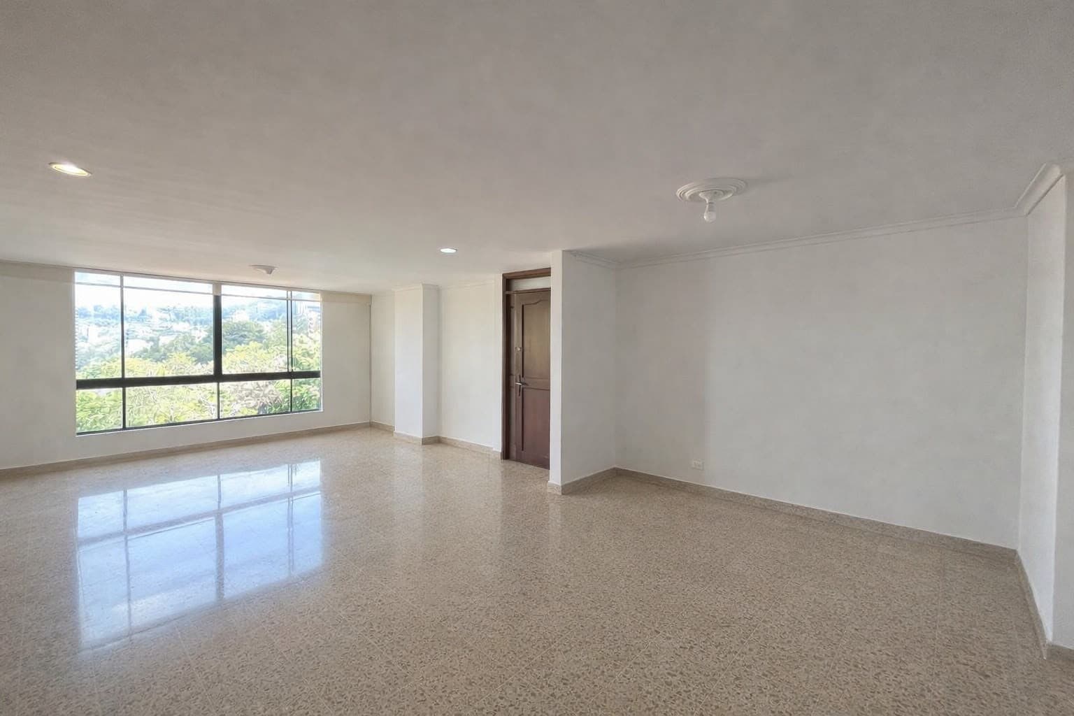 Apartment for Rent, La Inferior - El Poblado Neighborhood, Prados De La Concha Complex