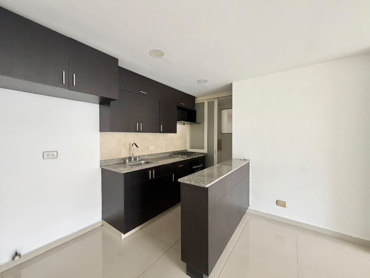 Apartment for Rent, Ciudad del Río - El Poblado Area, Plaza del Río Complex