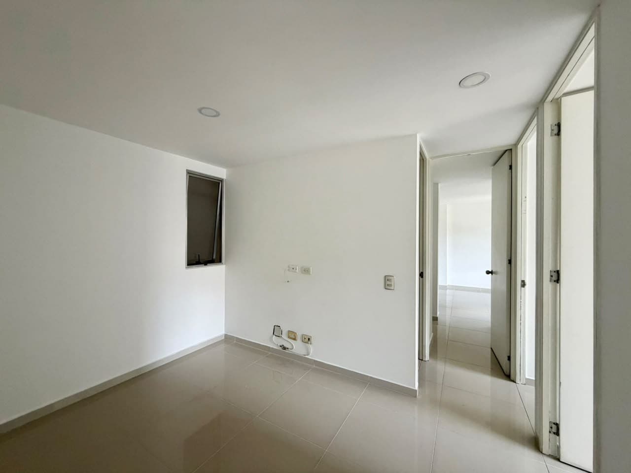 Apartment for Rent, Ciudad del Río - El Poblado Area, Plaza del Río Complex